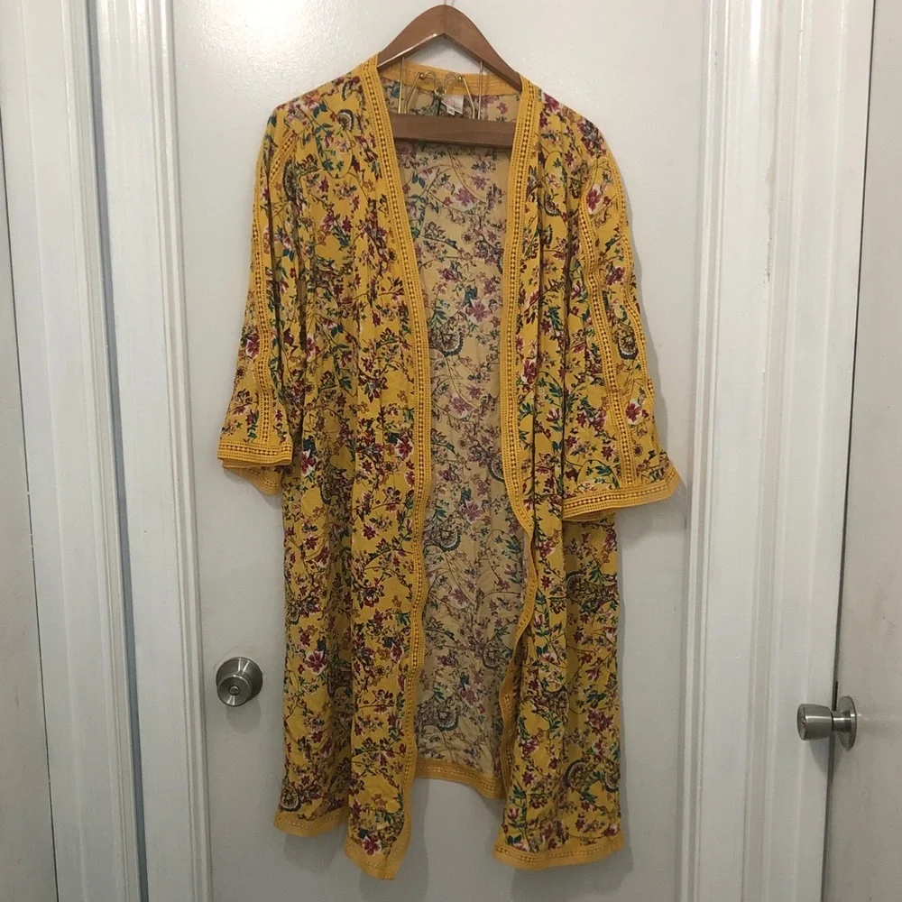 Belle Du Jour Floral Kimono with Yellow Trim - Picture 1 of 6